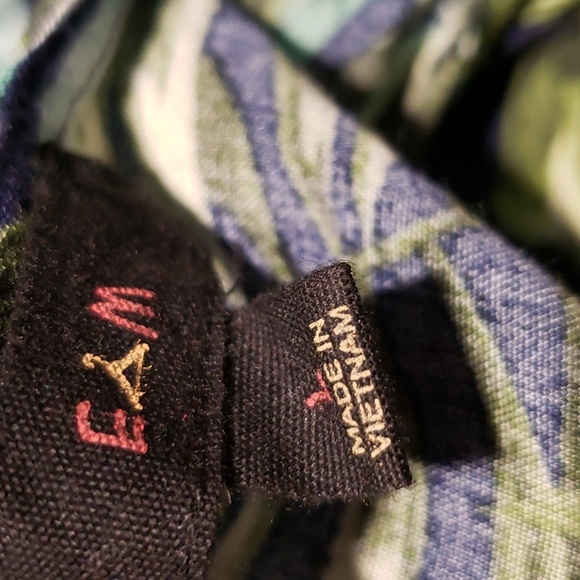 E&M Navy Tropical Leaf Print Spaghetti Strap Romper with Ruffled Hems Size L - Picture 9 of 9